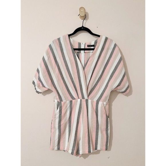 Very J | White Gray Pink Striped Romper with Pockets Size Large Belt Loops Short - Picture 1 of 10